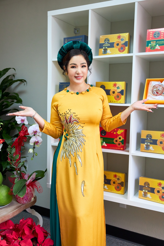 Thúy Nga tạm dừng nghệ thuật
- Ảnh 1. Thúy Nga tạm dừng nghệ thuật
- Ảnh 1.