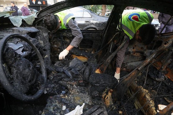 Hiện trường vụ tấn công khiến phó thủ lĩnh Hamas Arouri thiệt mạng. Ảnh: Reuters Hiện trường vụ tấn công khiến phó thủ lĩnh Hamas Arouri thiệt mạng. Ảnh: Reuters