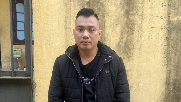 Khởi tố tài xế xe bán tải chống đối kiểm tra nồng độ cồn- Ảnh 1. Khởi tố tài xế xe bán tải chống đối kiểm tra nồng độ cồn- Ảnh 1.