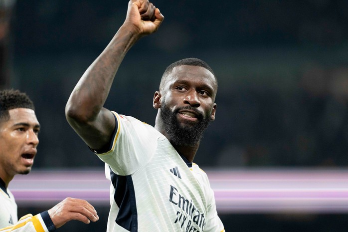 Real Madrid và Girona đua vô địch kịch tính tại La Liga- Ảnh 1. Real Madrid và Girona đua vô địch kịch tính tại La Liga- Ảnh 1.