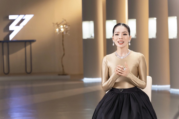 Lệ Quyên vụn vỡ niềm tin vì "Chị đẹp đạp gió rẽ sóng"
- Ảnh 1. Lệ Quyên vụn vỡ niềm tin vì "Chị đẹp đạp gió rẽ sóng"
- Ảnh 1.