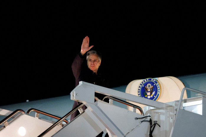 Ngoại trưởng Antony Blinken lên máy bay tại thủ đô Washington - Mỹ hôm 4-1 Ảnh: REUTERS Ngoại trưởng Antony Blinken lên máy bay tại thủ đô Washington - Mỹ hôm 4-1 Ảnh: REUTERS