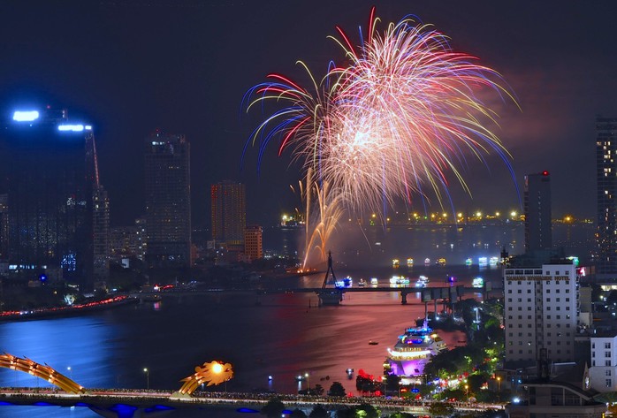 Đà Nẵng tổ chức lễ hội pháo hoa trong tháng 6- Ảnh 1. Đà Nẵng tổ chức lễ hội pháo hoa trong tháng 6- Ảnh 1.