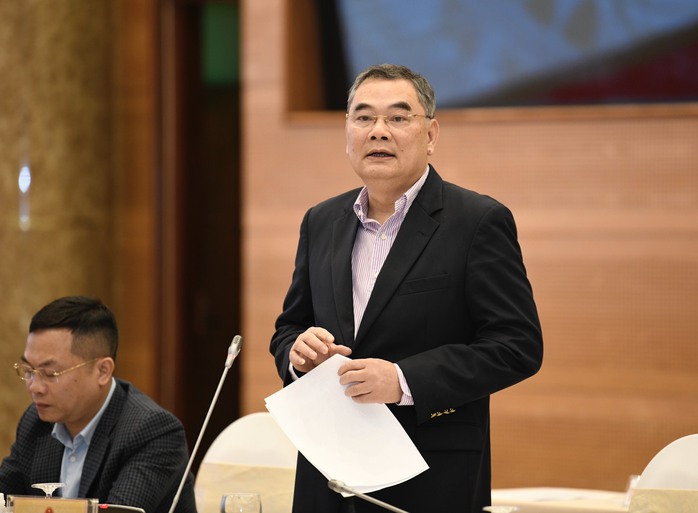 Trung tướng Tô Ân Xô: Xử lý các vụ FLC, Tân Hoàng Minh để "cảnh tỉnh cả vùng"- Ảnh 1. Trung tướng Tô Ân Xô trả lời báo chí tại cuộc họp báo