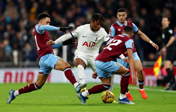 Hậu vệ lập siêu phẩm, Tottenham chật vật vượt vòng ba FA Cup- Ảnh 1. Hậu vệ lập siêu phẩm, Tottenham chật vật vượt vòng ba FA Cup- Ảnh 1.