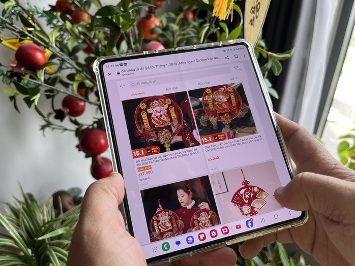 4 loại đồ trang trí Tết đang bán chạy trên sàn thương mại điện tử - Ảnh 1. 4 loại đồ trang trí Tết đang bán chạy trên sàn thương mại điện tử - Ảnh 1.