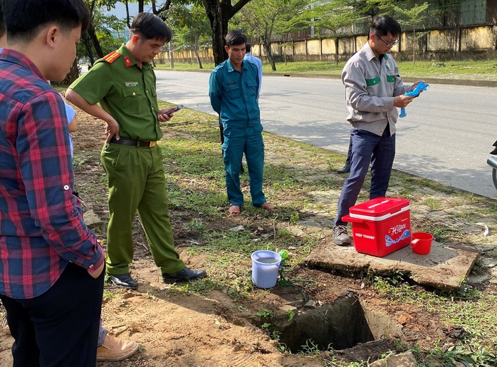Đà Nẵng: Công ty sản xuất giấy nghi xả trộm nước thải ra môi trường- Ảnh 1. Đà Nẵng: Công ty sản xuất giấy nghi xả trộm nước thải ra môi trường- Ảnh 1.
