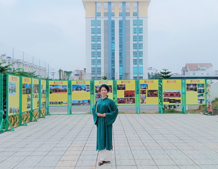 Bạn trẻ đua nhau khoe tình yêu với áo dài- Ảnh 2. Bạn trẻ đua nhau khoe tình yêu với áo dài- Ảnh 2.