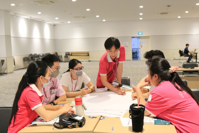 Hiện nay, nhiều doanh nghiệp đầu tư vào lực lượng lao động trẻ sẵn sàng cho tương lai Ảnh: HỒNG ĐÀO Hiện nay, nhiều doanh nghiệp đầu tư vào lực lượng lao động trẻ sẵn sàng cho tương lai Ảnh: HỒNG ĐÀO