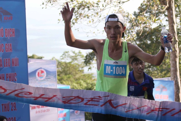 Hoàng Nguyên Thanh, Nguyễn Thị Oanh chinh phục đỉnh cao Bà Rá- Ảnh 5.