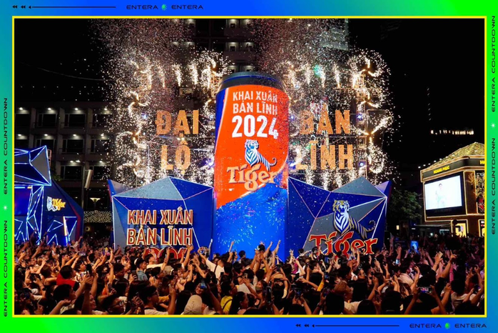 Entera Countdown 2024: Bùng nổ khoảnh khắc countdown mở ra năm mới bản lĩnh tại phố đi bộ cùng hơn 100.000 người tham dự- Ảnh 4. Entera Countdown 2024: Bùng nổ khoảnh khắc countdown mở ra năm mới bản lĩnh tại phố đi bộ cùng hơn 100.000 người tham dự- Ảnh 4.