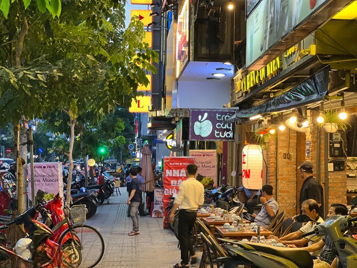 TP HCM phát triển mạnh phố ẩm thực- Ảnh 1. TP HCM phát triển mạnh phố ẩm thực- Ảnh 1.