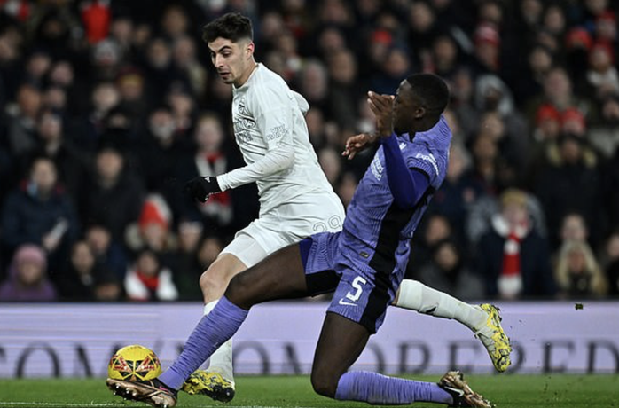 Thua sốc Liverpool, Arsenal dừng bước vòng ba FA Cup- Ảnh 1. Thua sốc Liverpool, Arsenal dừng bước vòng ba FA Cup- Ảnh 1.