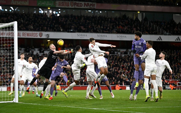 Thua sốc Liverpool, Arsenal dừng bước vòng ba FA Cup- Ảnh 3. Thua sốc Liverpool, Arsenal dừng bước vòng ba FA Cup- Ảnh 3.