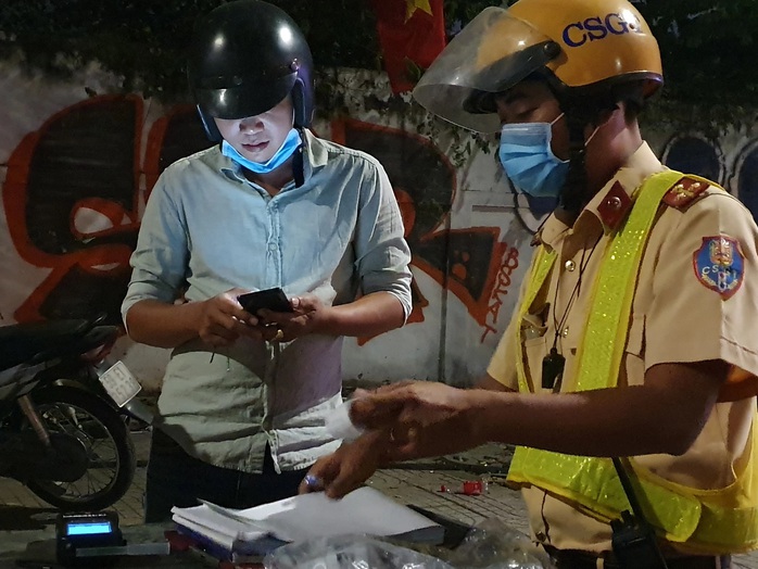 Viên chức vi phạm nồng độ cồn có bị buộc thôi việc?- Ảnh 1. Viên chức vi phạm nồng độ cồn có bị buộc thôi việc?- Ảnh 1.