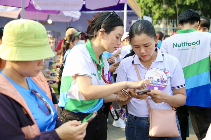 Hơn 3 tỉ đồng chăm lo Tết cho công nhân, người lao động- Ảnh 10. Hơn 3 tỉ đồng chăm lo Tết cho công nhân, người lao động- Ảnh 10.