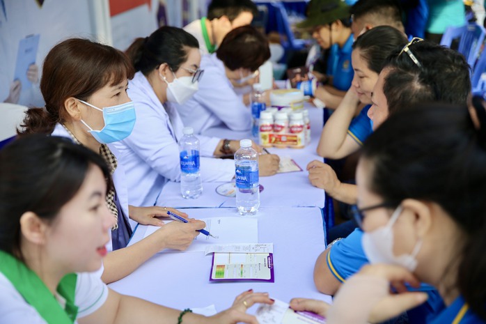 Hơn 3 tỉ đồng chăm lo Tết cho công nhân, người lao động- Ảnh 11. Hơn 3 tỉ đồng chăm lo Tết cho công nhân, người lao động- Ảnh 11.