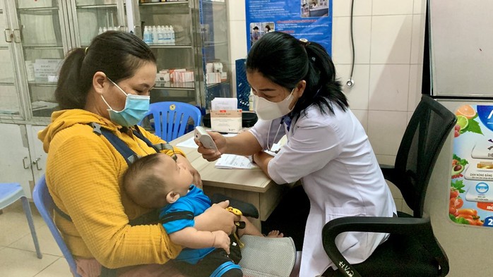 TP HCM kêu gọi phụ huynh tiêm vắc-xin sởi cho trẻ ngay khi đủ 9 tháng tuổi- Ảnh 1. TP HCM kêu gọi phụ huynh tiêm vắc-xin sởi cho trẻ ngay khi đủ 9 tháng tuổi- Ảnh 1.