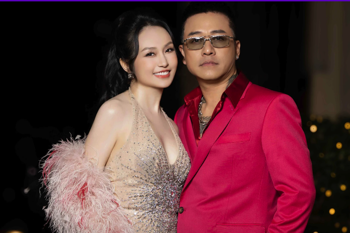 Vợ chồng ca sĩ Thanh Lam, Tuấn Hưng không ngại ngần thể hiện tình cảm- Ảnh 4. Vợ chồng ca sĩ Thanh Lam, Tuấn Hưng không ngại ngần thể hiện tình cảm- Ảnh 4.