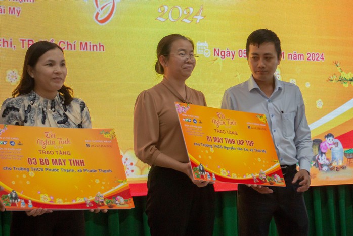 “Tết Nghĩa tình 2024” tại huyện Củ Chi- Ảnh 1. “Tết Nghĩa tình 2024” tại huyện Củ Chi- Ảnh 1.