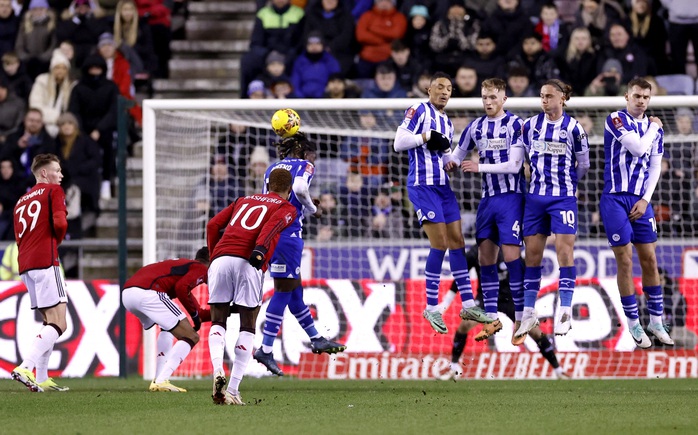 Áp đảo đội Hạng nhì Wigan, Man United tiến thẳng vòng 4 FA Cup- Ảnh 2. Áp đảo đội Hạng nhì Wigan, Man United tiến thẳng vòng 4 FA Cup- Ảnh 2.