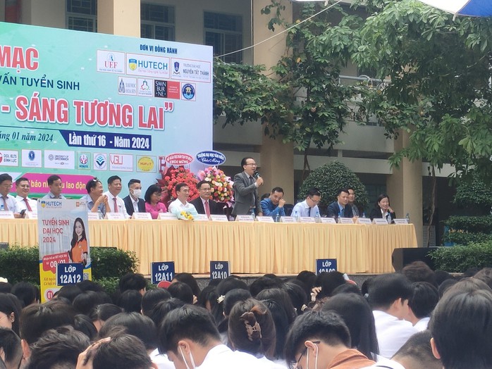 Thông tin cần biết cho học sinh lớp 12 ở TP HCM - Ảnh 3. Thông tin cần biết cho học sinh lớp 12 ở TP HCM - Ảnh 3.