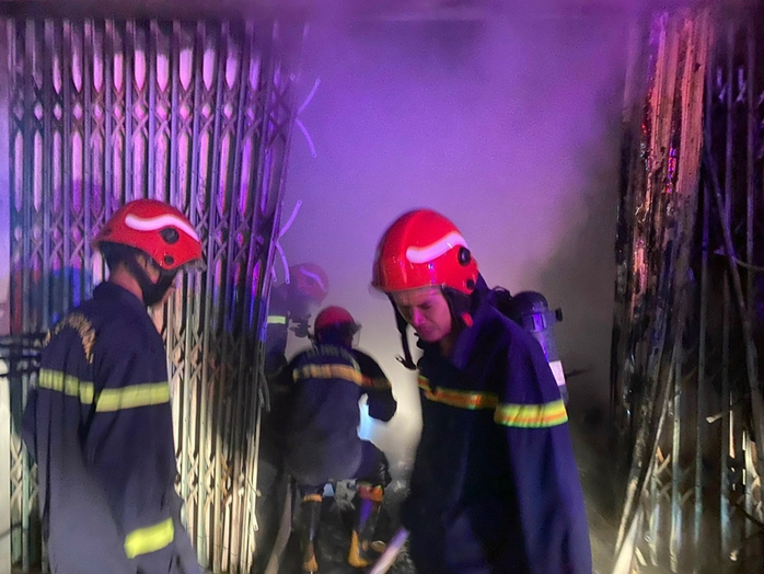 Cháy phòng trọ lúc rạng sáng, 3 người tử vong- Ảnh 1. Cháy phòng trọ lúc rạng sáng, 3 người tử vong- Ảnh 1.