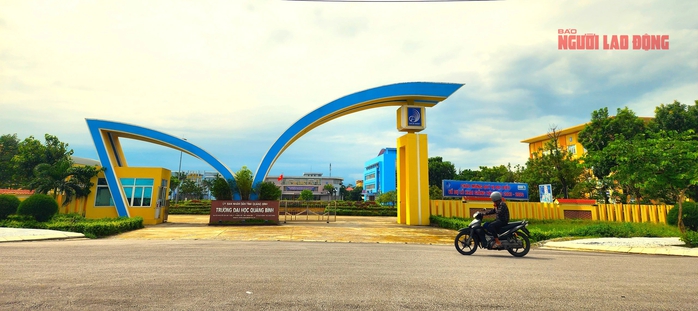 Gần 150 giảng viên Trường Đại học Quảng Bình "kêu cứu" - Ảnh 1.