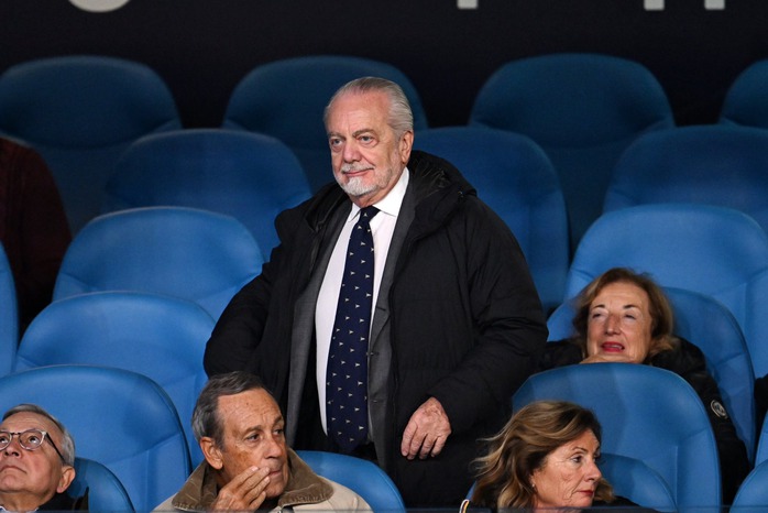 Sự sụp đổ của nhà vô địch Serie A Napoli - Ảnh 3. Sự sụp đổ của nhà vô địch Serie A Napoli - Ảnh 3.