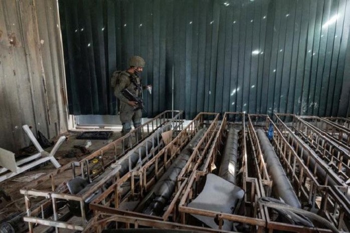 Cận cảnh xưởng vũ khí "khủng" dưới lòng đất của Hamas vừa được Israel phát hiện- Ảnh 3. Cận cảnh xưởng vũ khí "khủng" dưới lòng đất của Hamas vừa được Israel phát hiện- Ảnh 3.