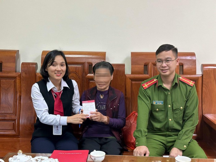 Lật tẩy mánh khóe sau cuộc gọi yêu cầu chuyển gần 400 triệu đồng- Ảnh 1. Lật tẩy mánh khóe sau cuộc gọi yêu cầu chuyển gần 400 triệu đồng- Ảnh 1.