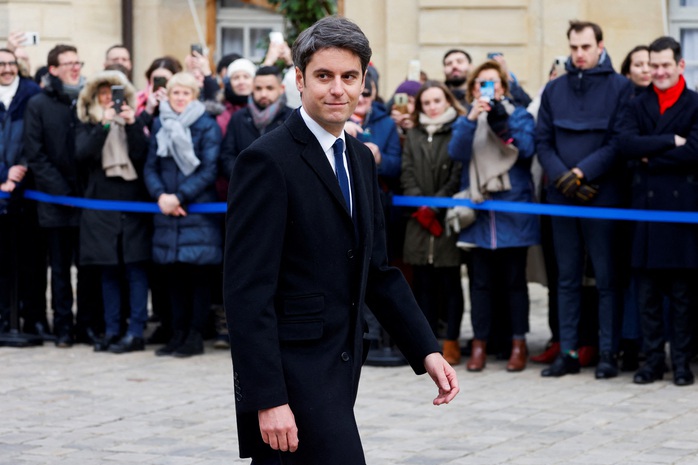 Tân Thủ tướng Pháp trong lễ chuyển giao tại thủ đô Paris ngày 9-1 Ảnh: REUTERS Tân Thủ tướng Pháp trong lễ chuyển giao tại thủ đô Paris ngày 9-1 Ảnh: REUTERS