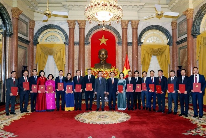 Chủ tịch nước Võ Văn Thưởng trao Quyết định bổ nhiệm các Đại sứ- Ảnh 2. Chủ tịch nước Võ Văn Thưởng trao Quyết định bổ nhiệm các Đại sứ- Ảnh 2.