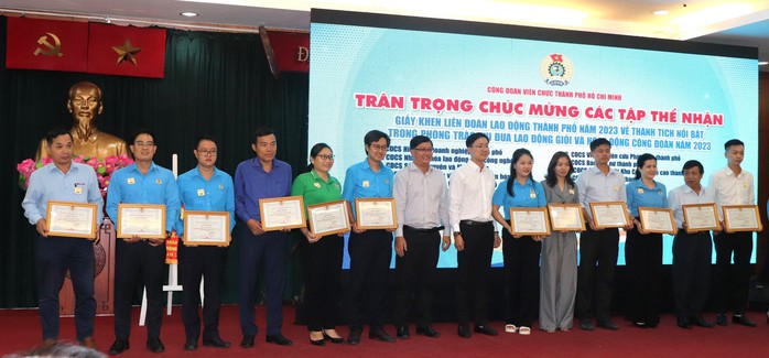 Hơn 25 tỉ đồng chăm lo Tết cho đoàn viên, công chức, viên chức- Ảnh 3.