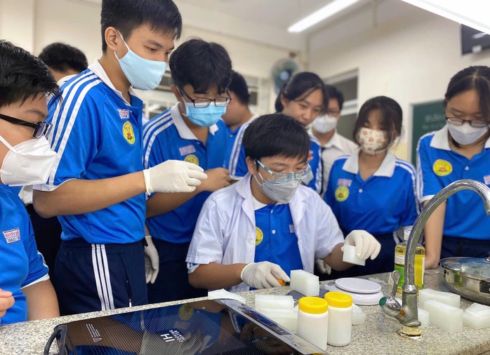Chật vật với chương trình giáo dục phổ thông mới (*): Dạy "chay" vì thiếu thiết bị- Ảnh 1. Chật vật với chương trình giáo dục phổ thông mới (*): Dạy "chay" vì thiếu thiết bị- Ảnh 1.