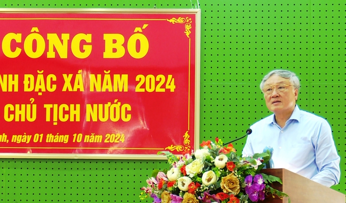 Phó Thủ tướng Thường trực trao giấy chứng nhận, nhắn nhủ người được đặc xá- Ảnh 2. Phó Thủ tướng Thường trực trao giấy chứng nhận, nhắn nhủ người được đặc xá- Ảnh 2.