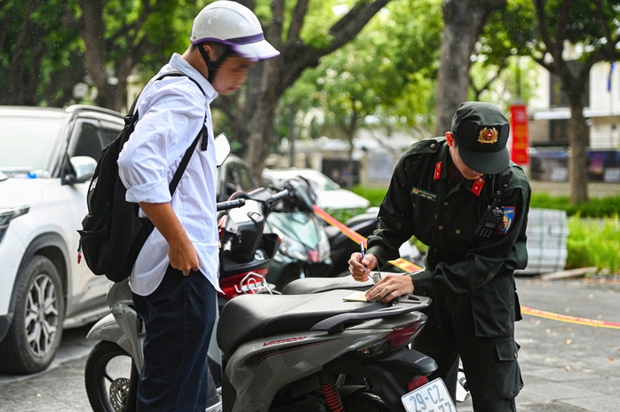 Giao xe máy cho con em điều khiển khi chưa đủ tuổi, phụ huynh sẽ bị xử phạt- Ảnh 3. Giao xe máy cho con em điều khiển khi chưa đủ tuổi, phụ huynh sẽ bị xử phạt- Ảnh 3.