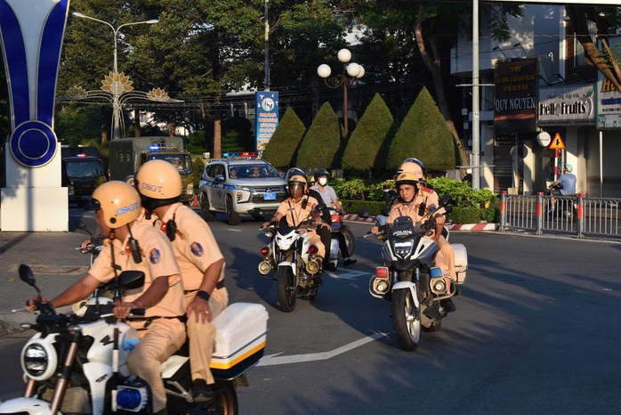 Bắt đầu cao điểm kiểm tra, xử lý học sinh vi phạm giao thông ở Bình Dương- Ảnh 2. Bắt đầu cao điểm kiểm tra, xử lý học sinh vi phạm giao thông ở Bình Dương- Ảnh 2.