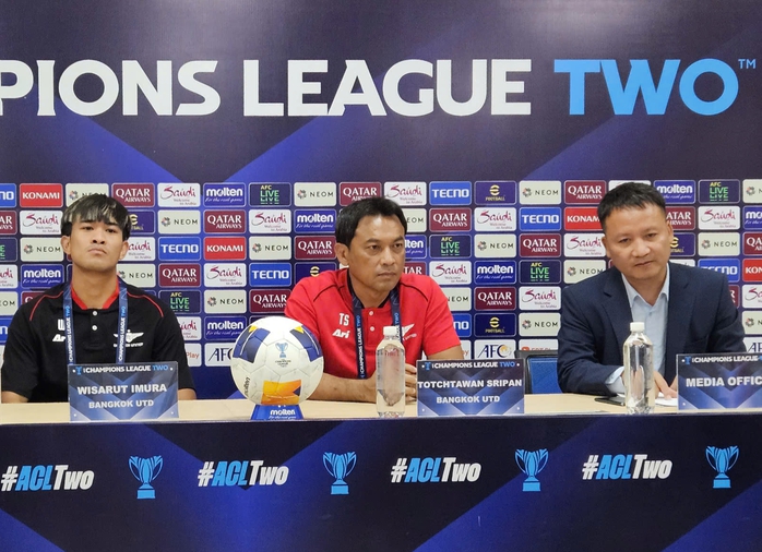 HLV Vũ Hồng Việt muốn Nam Định thắng Bangkok United khi gặp lại Sripan- Ảnh 3. HLV Vũ Hồng Việt muốn Nam Định thắng Bangkok United khi gặp lại Sripan- Ảnh 3.