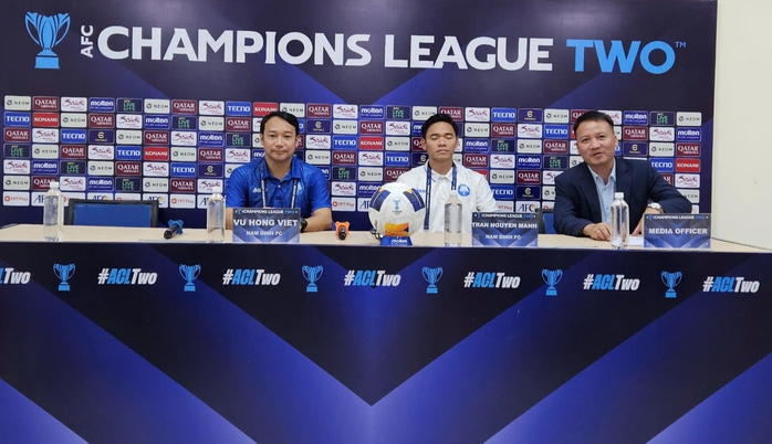 HLV Vũ Hồng Việt muốn Nam Định thắng Bangkok United khi gặp lại Sripan- Ảnh 1. HLV Vũ Hồng Việt muốn Nam Định thắng Bangkok United khi gặp lại Sripan- Ảnh 1.