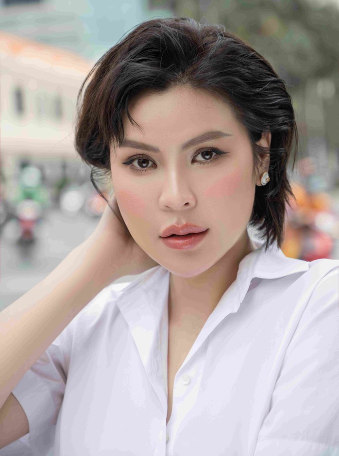 Phương Lê "xuống tóc" bắt đầu một chương mới trong cuộc sống- Ảnh 1. Phương Lê "xuống tóc" bắt đầu một chương mới trong cuộc sống- Ảnh 1.