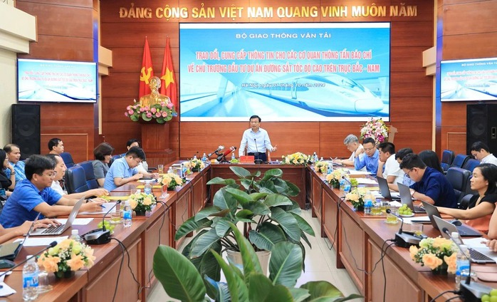 Đường sắt tốc độ cao Bắc - Nam: Vé toàn tuyến cao nhất 6,9 triệu đồng- Ảnh 1. Đường sắt tốc độ cao Bắc - Nam: Vé toàn tuyến cao nhất 6,9 triệu đồng- Ảnh 1.