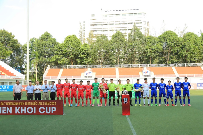 Khai mạc giải bóng đá 7 người sinh viên khu vực TP HCM 2024- Ảnh 1.