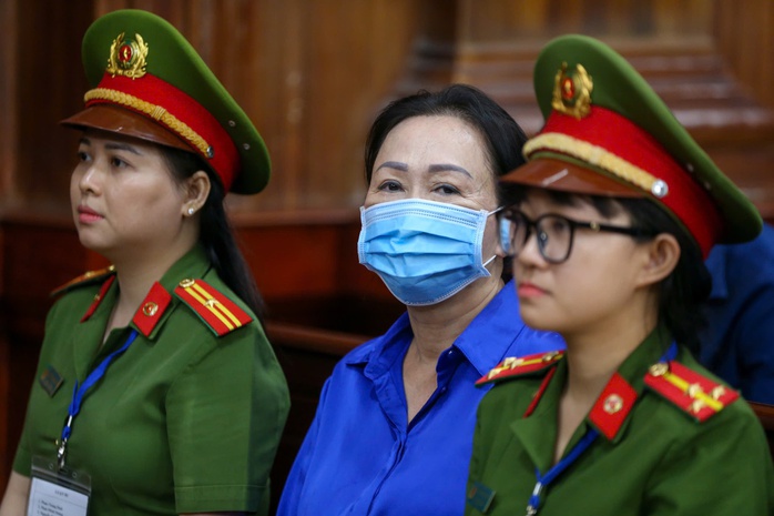 Vì sao bị cáo Trương Mỹ Lan "đòi" Novaland 2.500 tỉ đồng tiền mặt?- Ảnh 1. Vì sao bị cáo Trương Mỹ Lan "đòi" Novaland 2.500 tỉ đồng tiền mặt?- Ảnh 1.