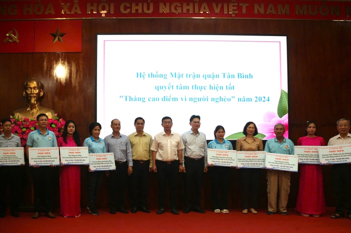 Nhiều hoạt động ý nghĩa trong Tháng cao điểm “Vì người nghèo"- Ảnh 1.