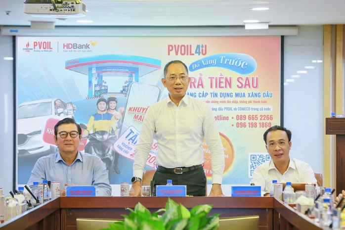 Ông Cao Hoài Dương, Chủ tịch HĐQT Tổng Công ty Dầu Việt Nam, giới thiệu về app PVOIL 4U Ông Cao Hoài Dương, Chủ tịch HĐQT Tổng Công ty Dầu Việt Nam, giới thiệu về app PVOIL 4U