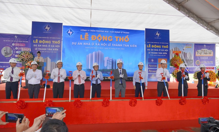 ÔNG LÊ HỮU NGHĨA: Kiến tạo tổ ấm, gieo mầm hạnh phúc- Ảnh 2. ÔNG LÊ HỮU NGHĨA: Kiến tạo tổ ấm, gieo mầm hạnh phúc- Ảnh 2.