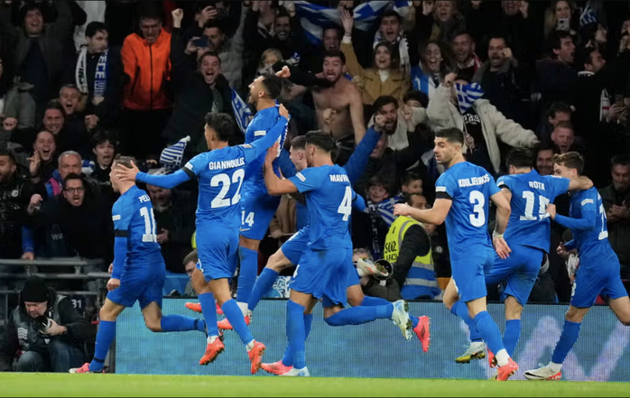 Thủng lưới phút bù giờ, tuyển Anh nhận thất bại sốc Nations League- Ảnh 7. Thủng lưới phút bù giờ, tuyển Anh nhận thất bại sốc Nations League- Ảnh 7.