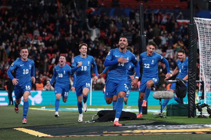 Thủng lưới phút bù giờ, tuyển Anh nhận thất bại sốc Nations League- Ảnh 6. Thủng lưới phút bù giờ, tuyển Anh nhận thất bại sốc Nations League- Ảnh 6.