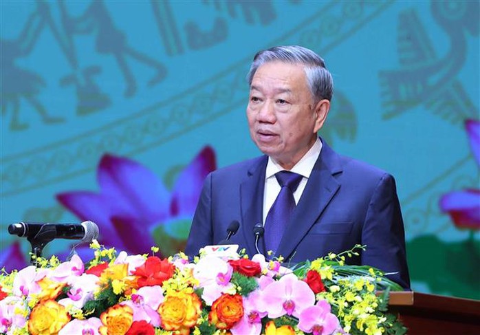 Tổng Bí thư, Chủ tịch nước Tô Lâm dự Lễ kỷ niệm 70 năm Giải phóng Thủ đô- Ảnh 3. Tổng Bí thư, Chủ tịch nước Tô Lâm dự Lễ kỷ niệm 70 năm Giải phóng Thủ đô- Ảnh 3.